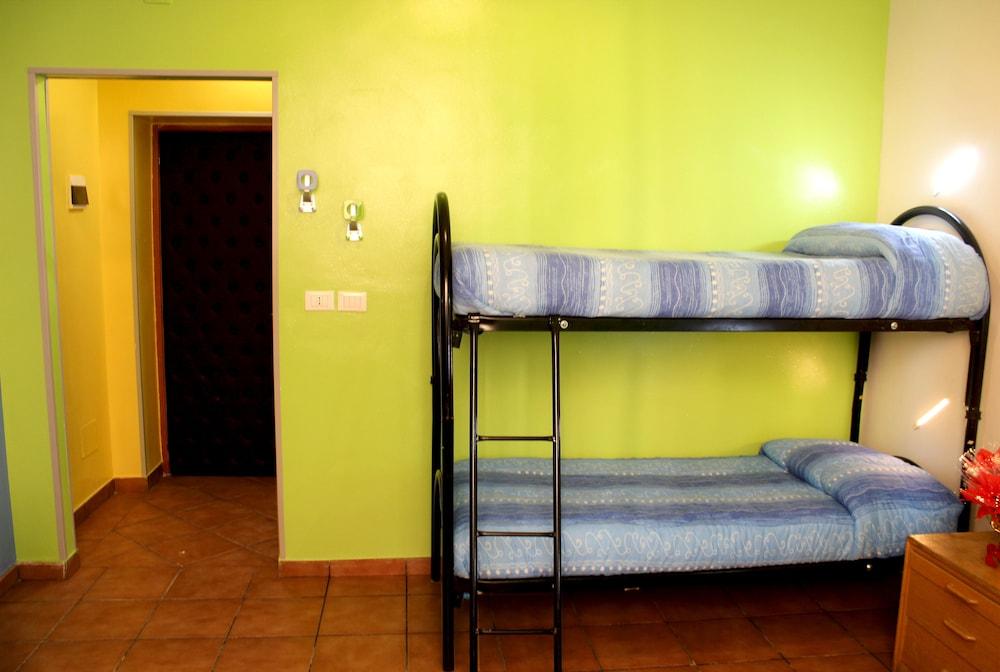 Legends Hostel Rome Exterior photo